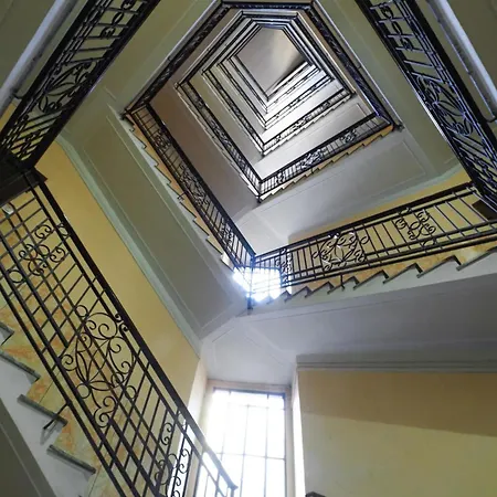 Contempora - Bilocale Piazza Grandi, 3 *